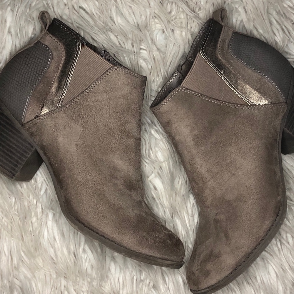 Tan multi texture ankle boots